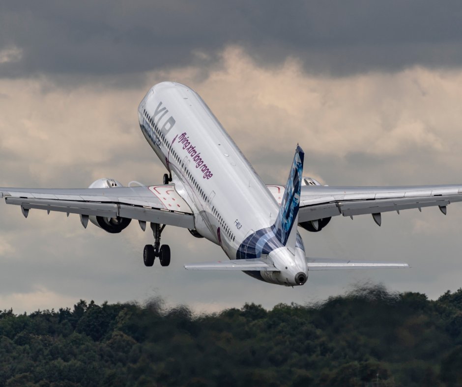 Farnborough Airshow tweet media