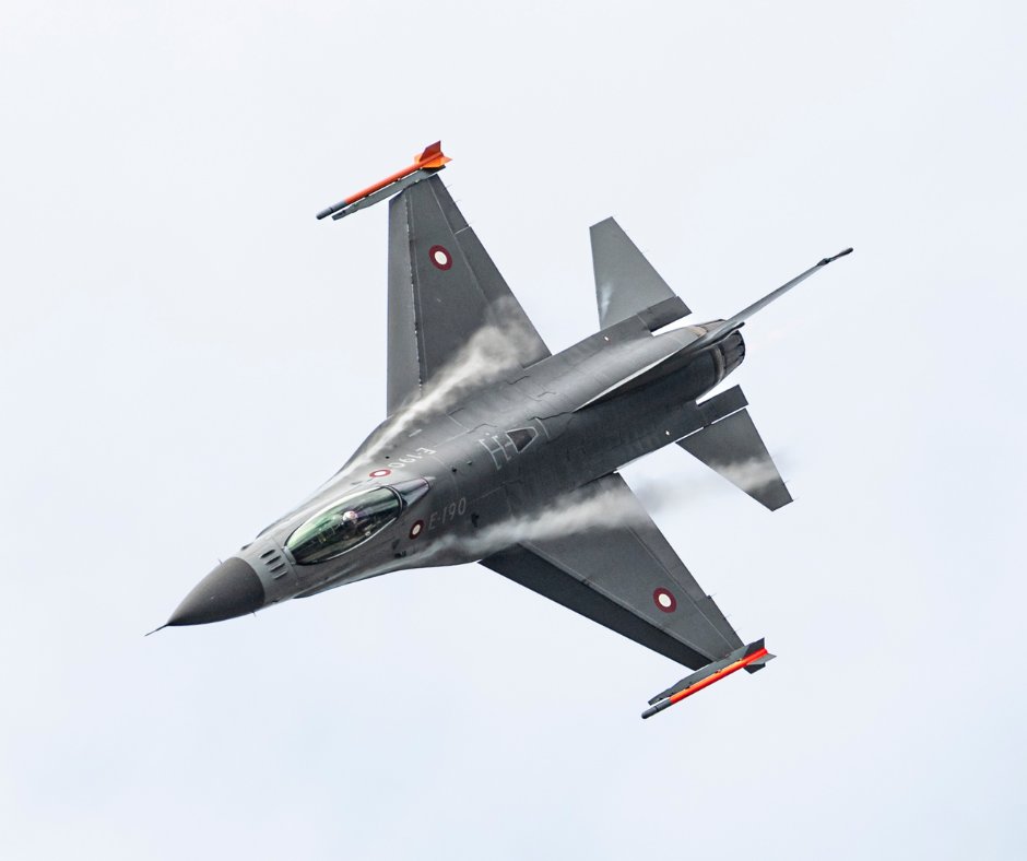 Farnborough Airshow tweet media