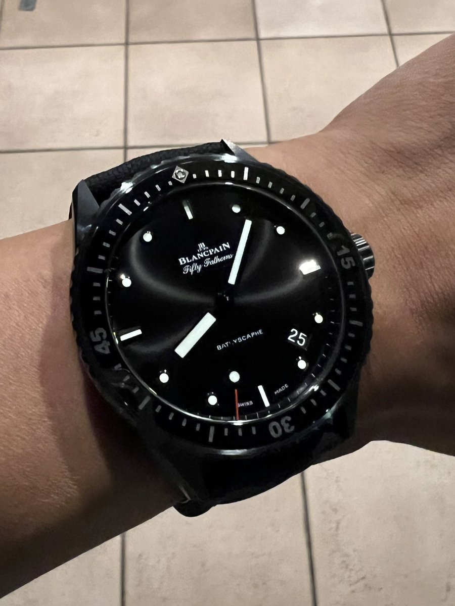 dai_t9's tweet photo. この黒光り感が堪らんのです😎✨
#BLANCPAIN
#BATHYSCAPHE https://t.co/csIdDdmJoN