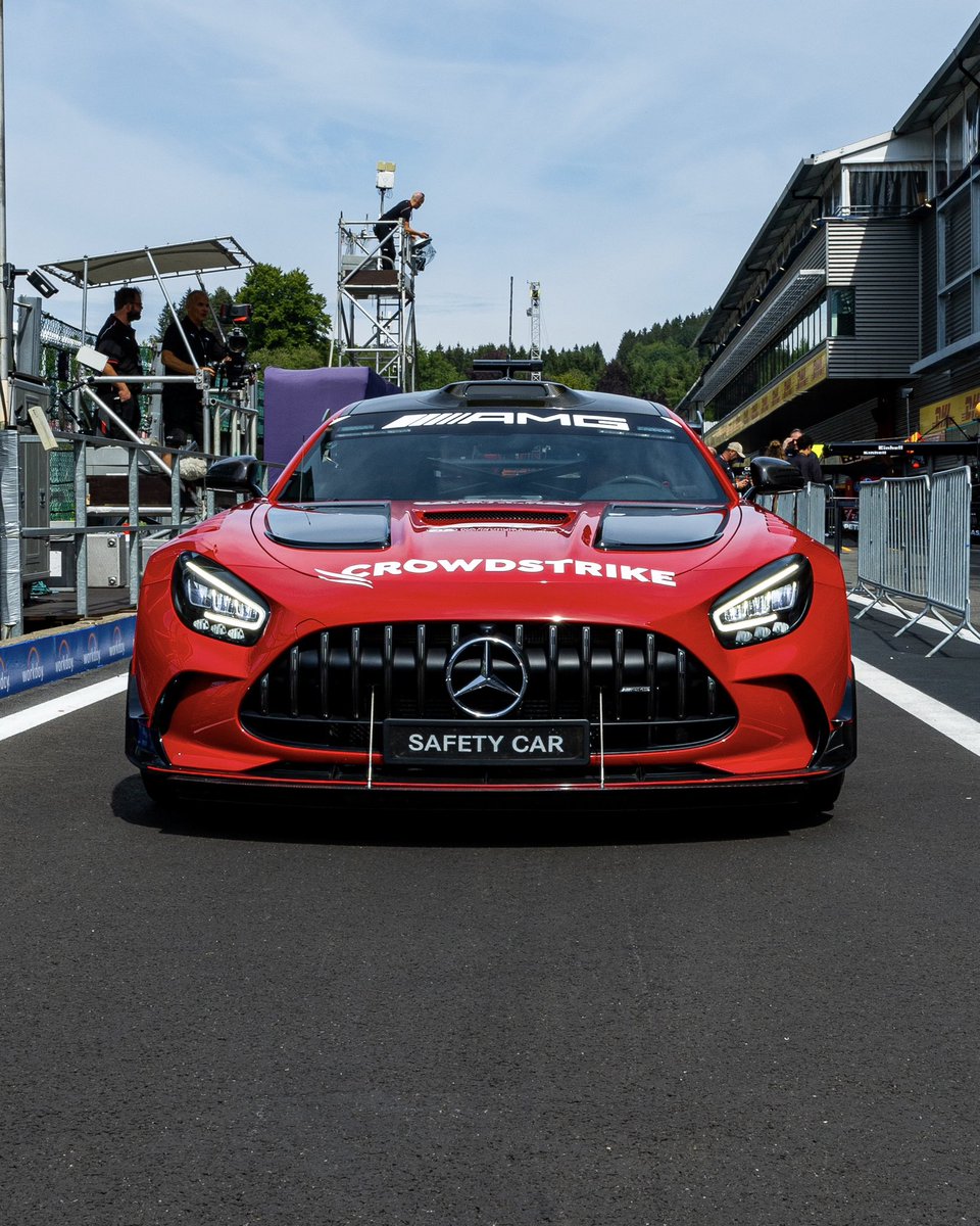 MercedesAMGF1's tweet photo. It’s back. The @MercedesAMG Safety Car is back 🤩 https://t.co/DzSXxVWwWw