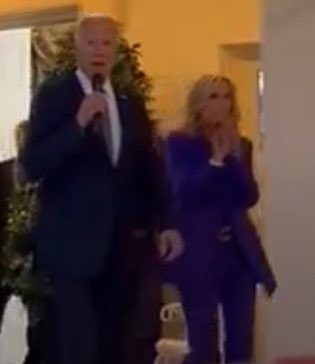 ZpitnFacz's tweet image. What the hell?!