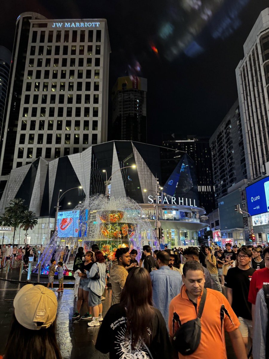 久しぶりの更新になります。
実は1年ほど前から、海外出店の準備に取り掛かって色々な国で打ち合わせや林檎の仕入れの為に飛び回っていました。
🇰🇷 🇫🇷 🇺🇸 🇲🇾🇦🇪と近々Instagramにて重大発表させて頂きます🍎
直近では直々のオファーを頂いたマレーシアパビリオンからになります🍎