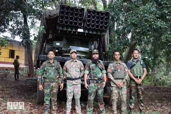 Moe201980's tweet photo. နောက်သုံးရက်အတွင်းမှာ မြို့ကြီး တမြို့ ဆိုးအောက်အုံးမယ်တဲ့ဗျ၊ သမ္မတရူး စစ်ရှုံးကောင်စီတပ် တပ်ပျက်ပြီ မုဒိမ်းတပ်ကြီးကို အားနာလိုက်တာဗျာ 😌😌😌 https://t.co/3OvHPVIFL2