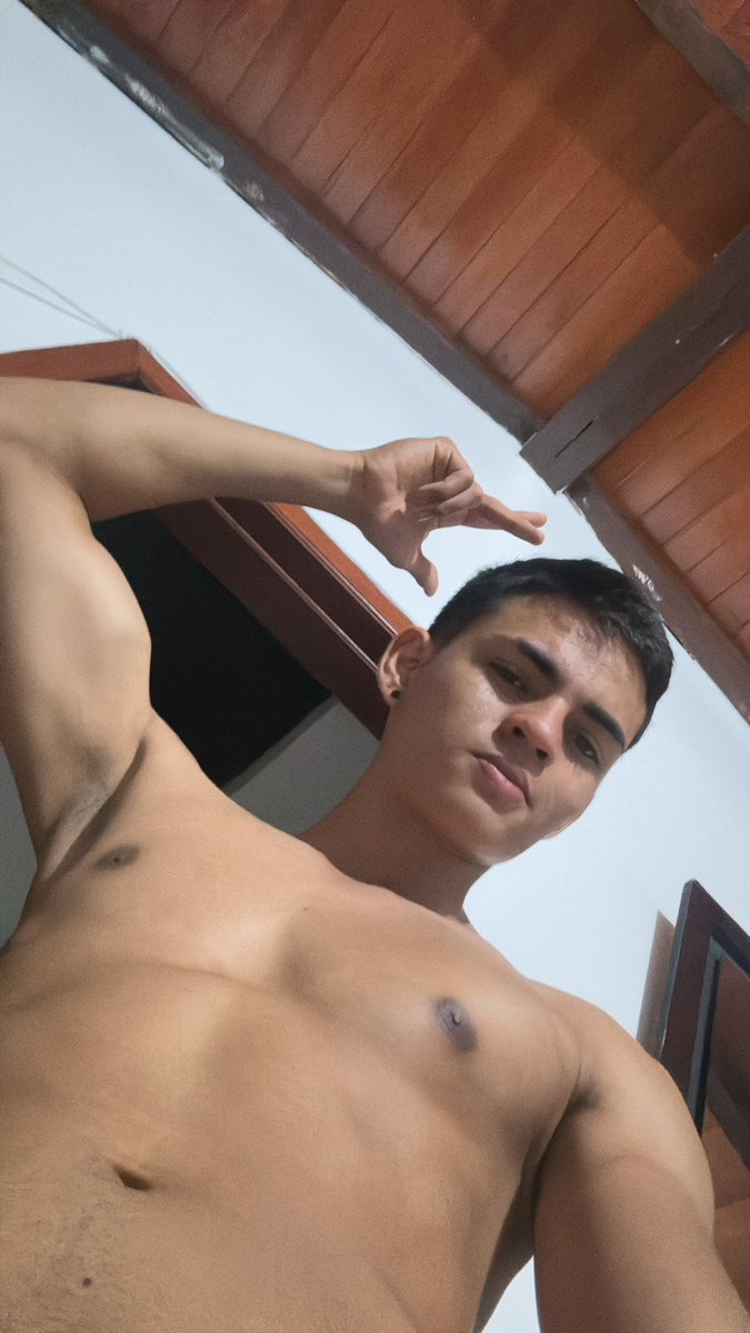 leoSeba_1's tweet photo. Entrenando! 🥵

#gym #men #RT #like https://t.co/3fpqVSJc9V