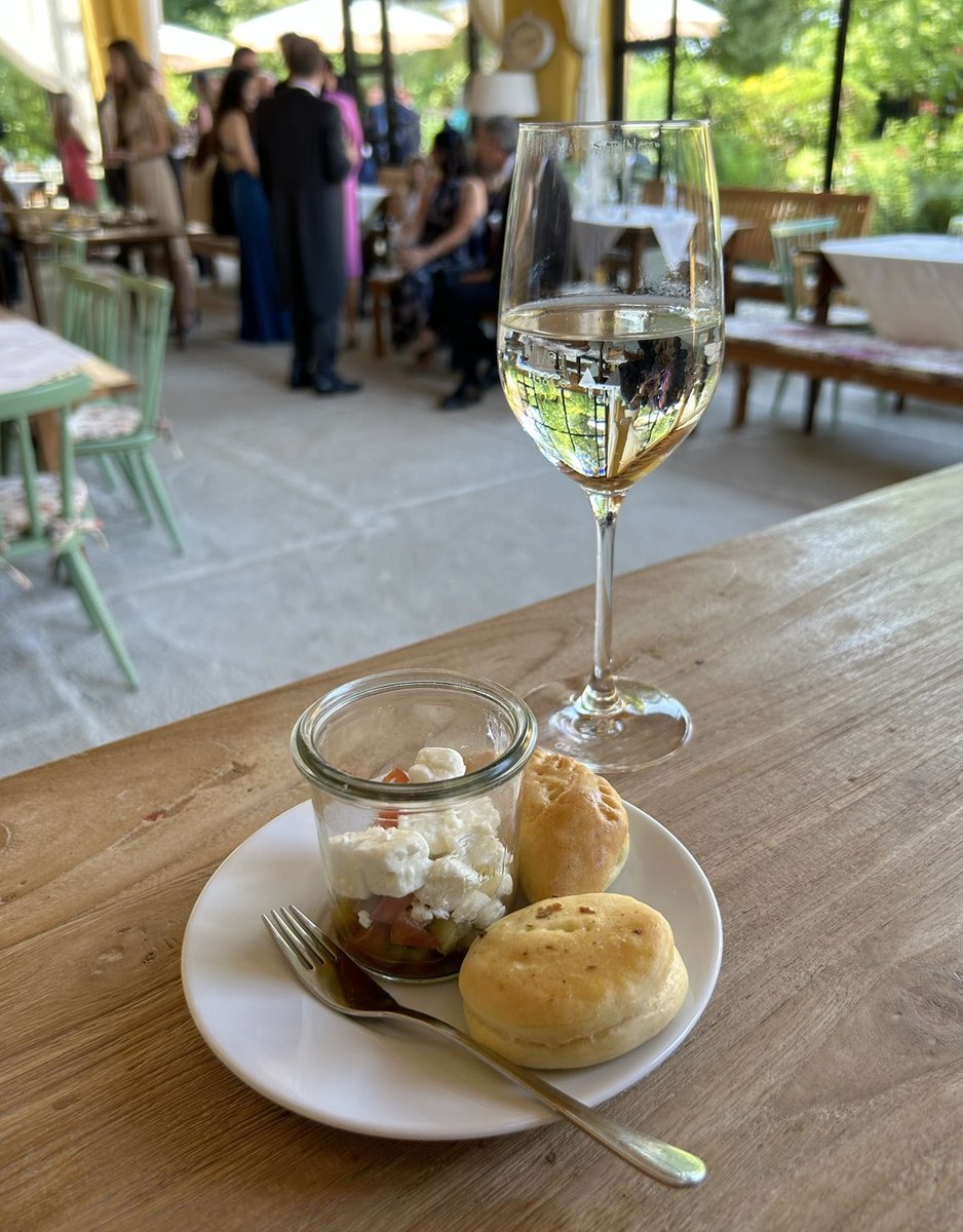 peacearhpn's tweet image. my fearless era, 🥂🤍💫

#peacearhpn 🌛