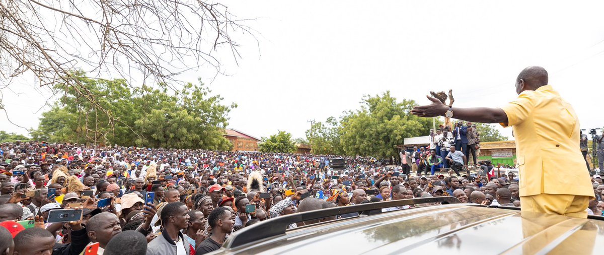 EvansMiloo254's tweet photo. Hawa ni watu wote,kwani huyu Ruto anatumia nini?
Retweet ka unampenda Bure https://t.co/LfCqyQ45ai