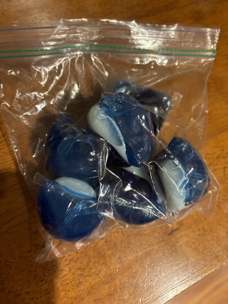 UncleFlapjacks's tweet photo. The Widows Pod
My wife does home care &amp; a poor old widow wanted to give her a gift.
She had nothing, barely enough food in her fridge. She gave her a bag with 6 Tide Pods. Her face was beaming, as it was the best gift she had to give. 
Ever seen a grown man cry?
#WidowsMite https://t.co/hbEVTKeWK0