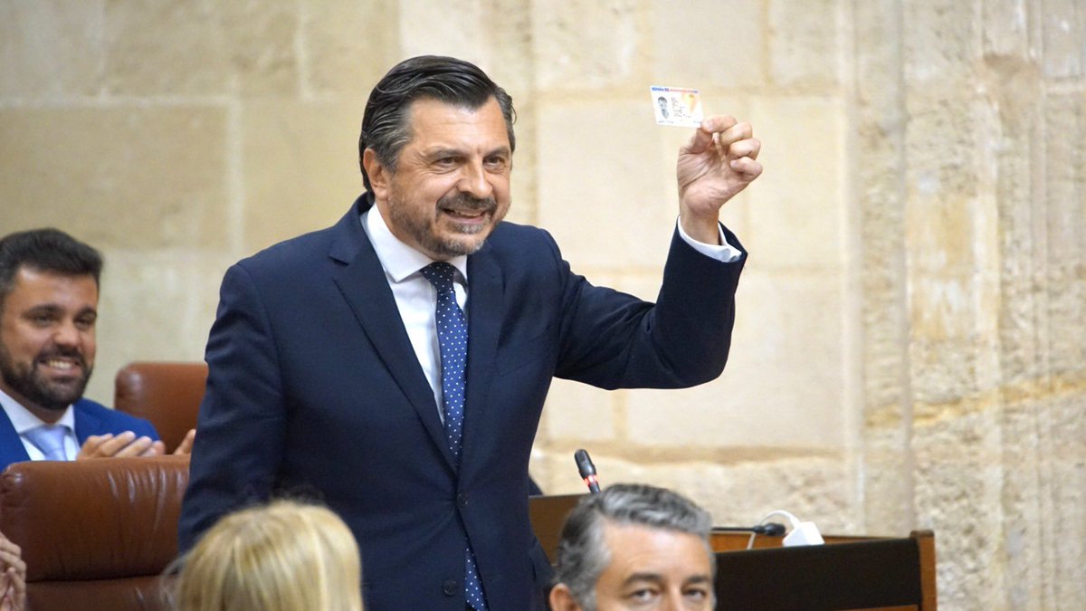 Nos amenaza con querellas el PSOE por decir que "los socialistas defraudaron 680 millones de euros a todos los andaluces con los ERE".

Pues no nos van a callar con amenazas, aquí nos tienen, con nombre y apellidos.