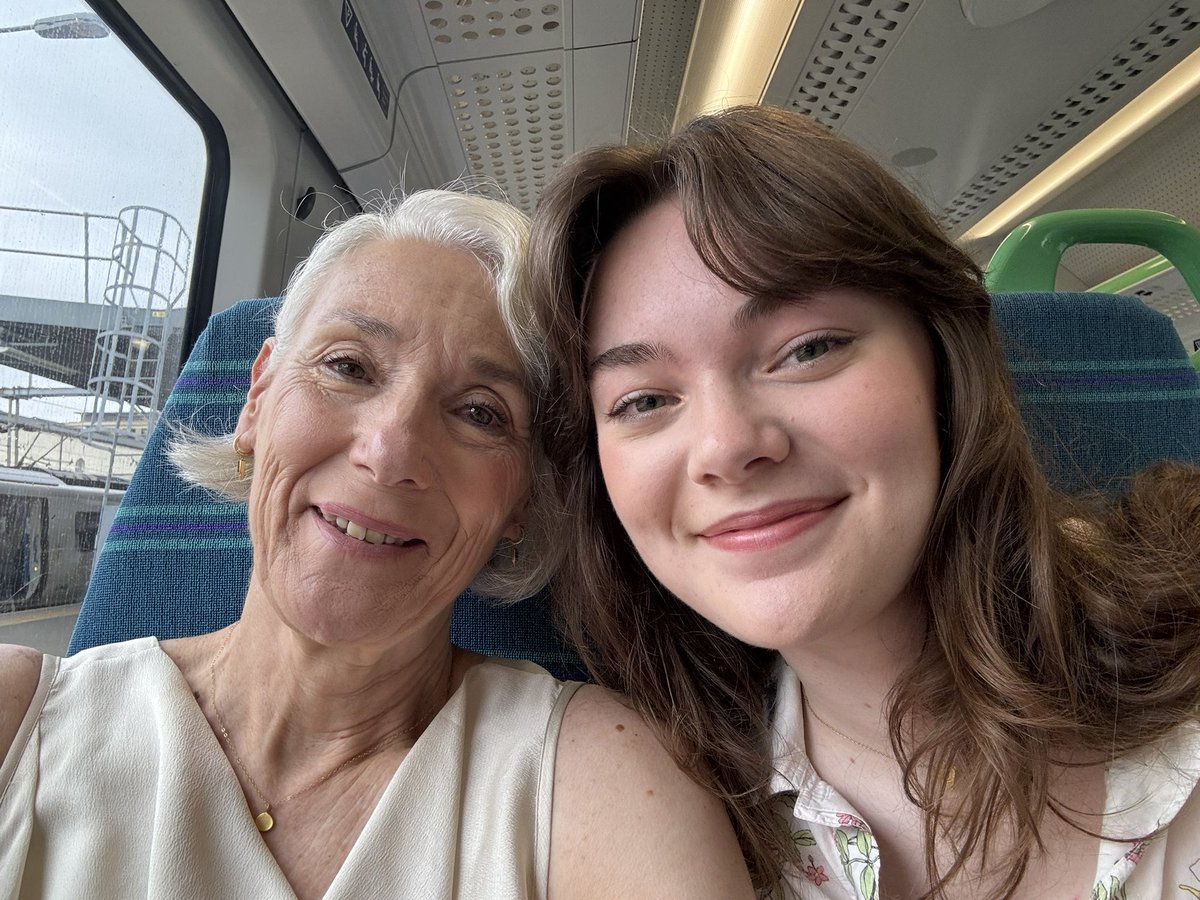 TerryBamberger's tweet image. In London recall day w my lovely chaperone!! Here we go, People! 😻🎭🙏🎥 #actorslife #gratefulactor #lovemyagent #casting @talent_ap