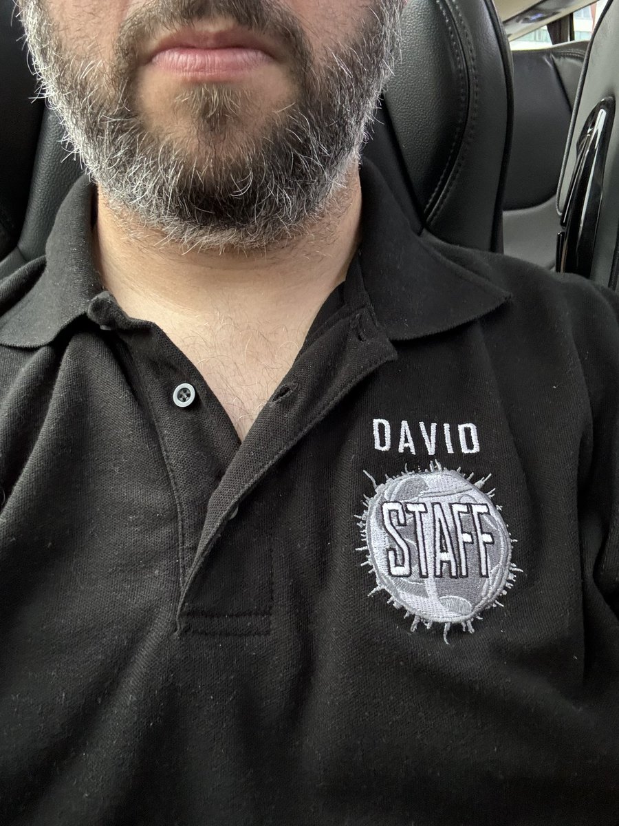 DaveInShorts's tweet photo. On my way to London for something quite exciting with @tfnationltd Might as well get some work done in the next couple of hours… #transformers #alwaysonthego https://t.co/HttdB4vkCT