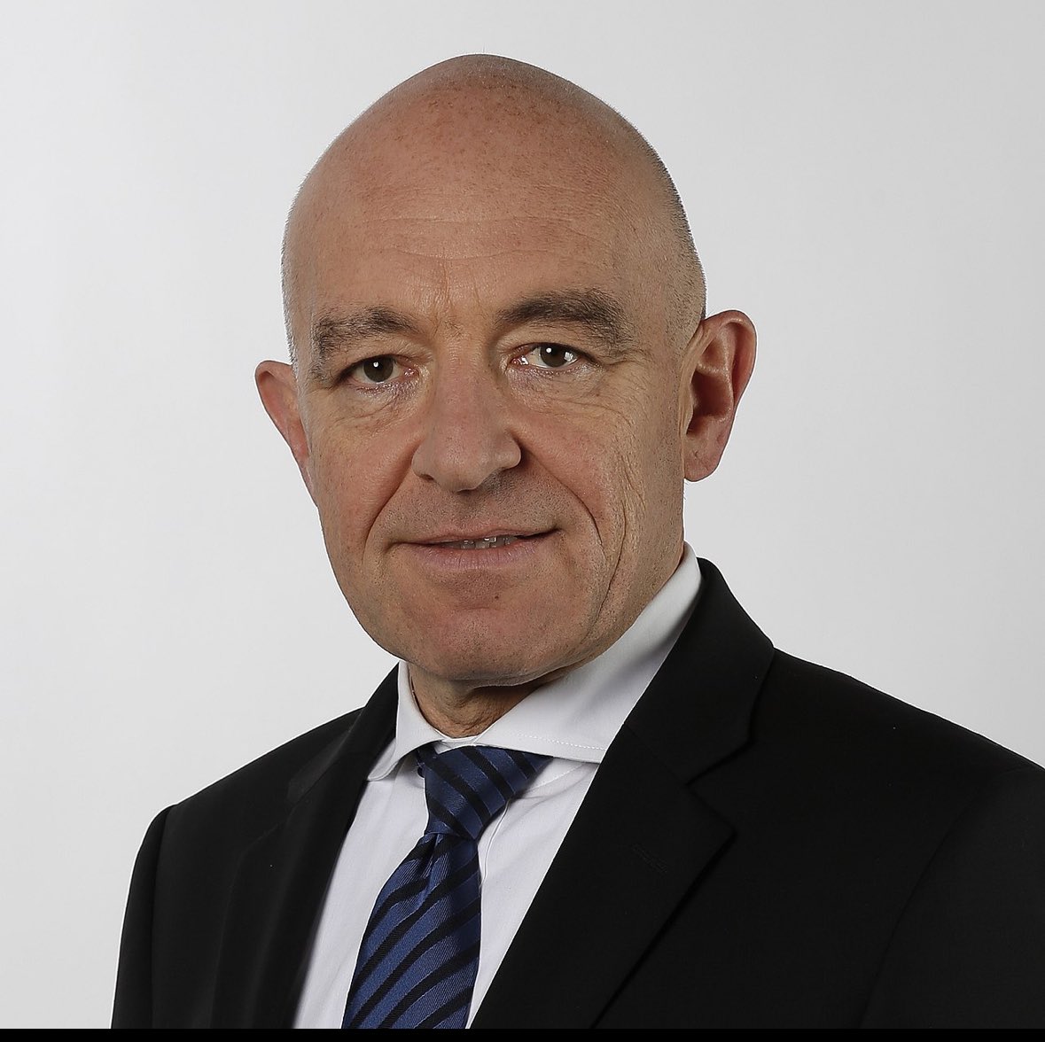 Schweizer Kamala Harris.