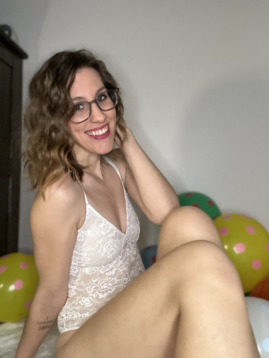 Hannah β€οΈ (@hanniexbeee) on Twitter photo T-minus 6 days until my OF anniversary celebration begins! Link is in my bio π T-minus 6 days until my OF anniversary celebration begins! Link is in my bio π