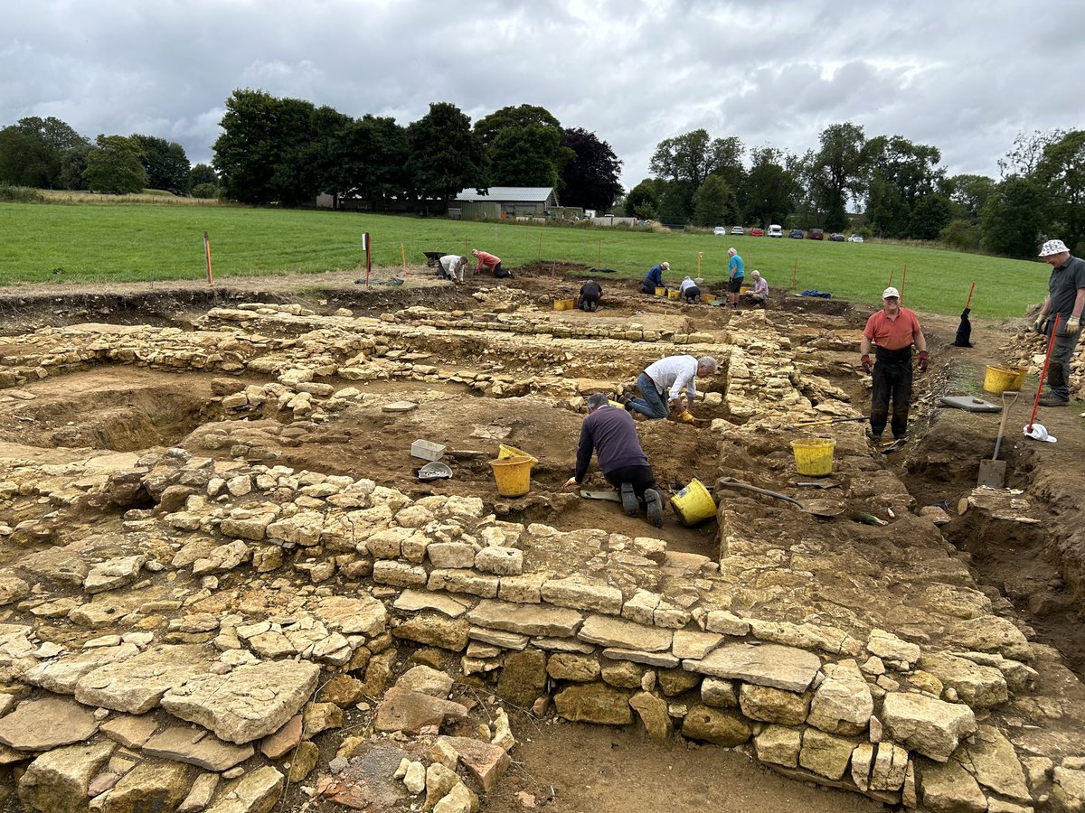 For the first time we can now see the entire length of the Eastern wall of the original part of the manor. Also gives a good view of how wide it actually is!!