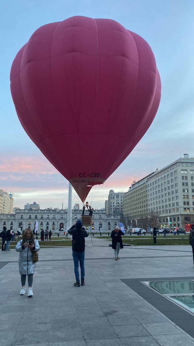 👉🏽 Con la instalación de un globo aeroestático 🎈en pleno centro de Santiago, la <a href="/subturismo/">Subsecretaría de Turismo</a> y <a href="/sernatur/">Sernatur</a> anuncian la apertura de más de 8 mil cupos de viajes del programa Vacaciones Tercera Edad para este segundo semestre del 2024👏
🔗Más información: vacacionesterceraedad.cl