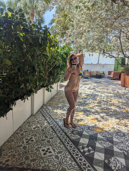 Call me ;) https://t.co/Y7PteT8yx4