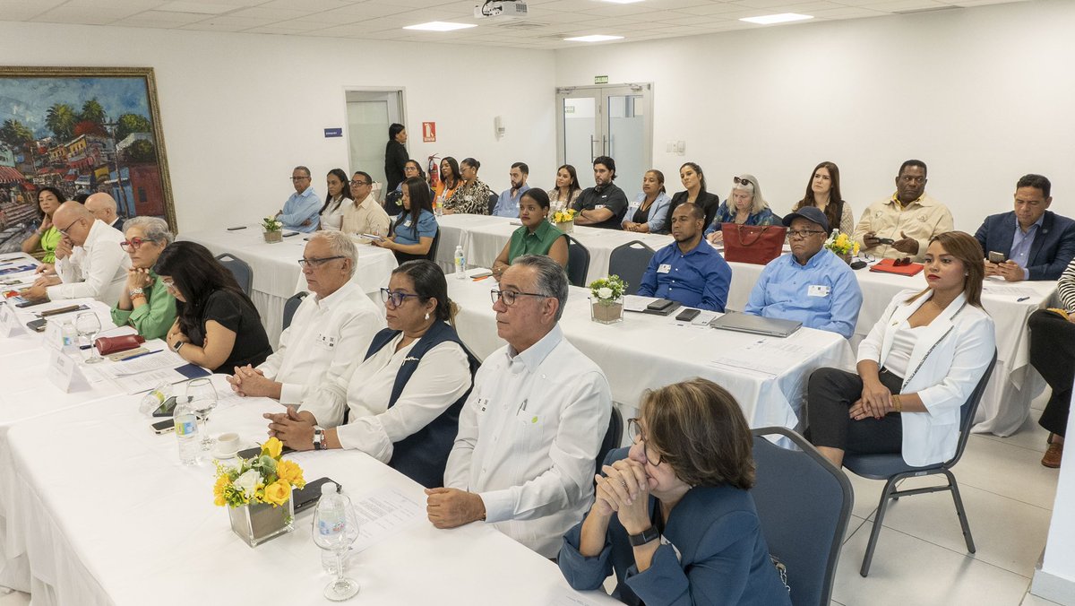 MIC_RD's tweet photo. Durante el evento se presentó la herramienta Access2Markets, que contiene información sobre aranceles y tarifas, normas de origen, requisitos, procedimientos aduaneros y estadísticas comerciales de la Unión Europea.
#MICM #VICOMEX #UE #ITC #CCPSD #ComercioInternacional #ComercioExterior