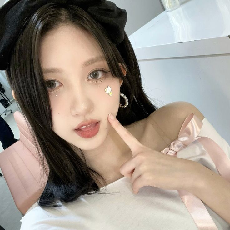 jaz ✧ finals week two tweet media