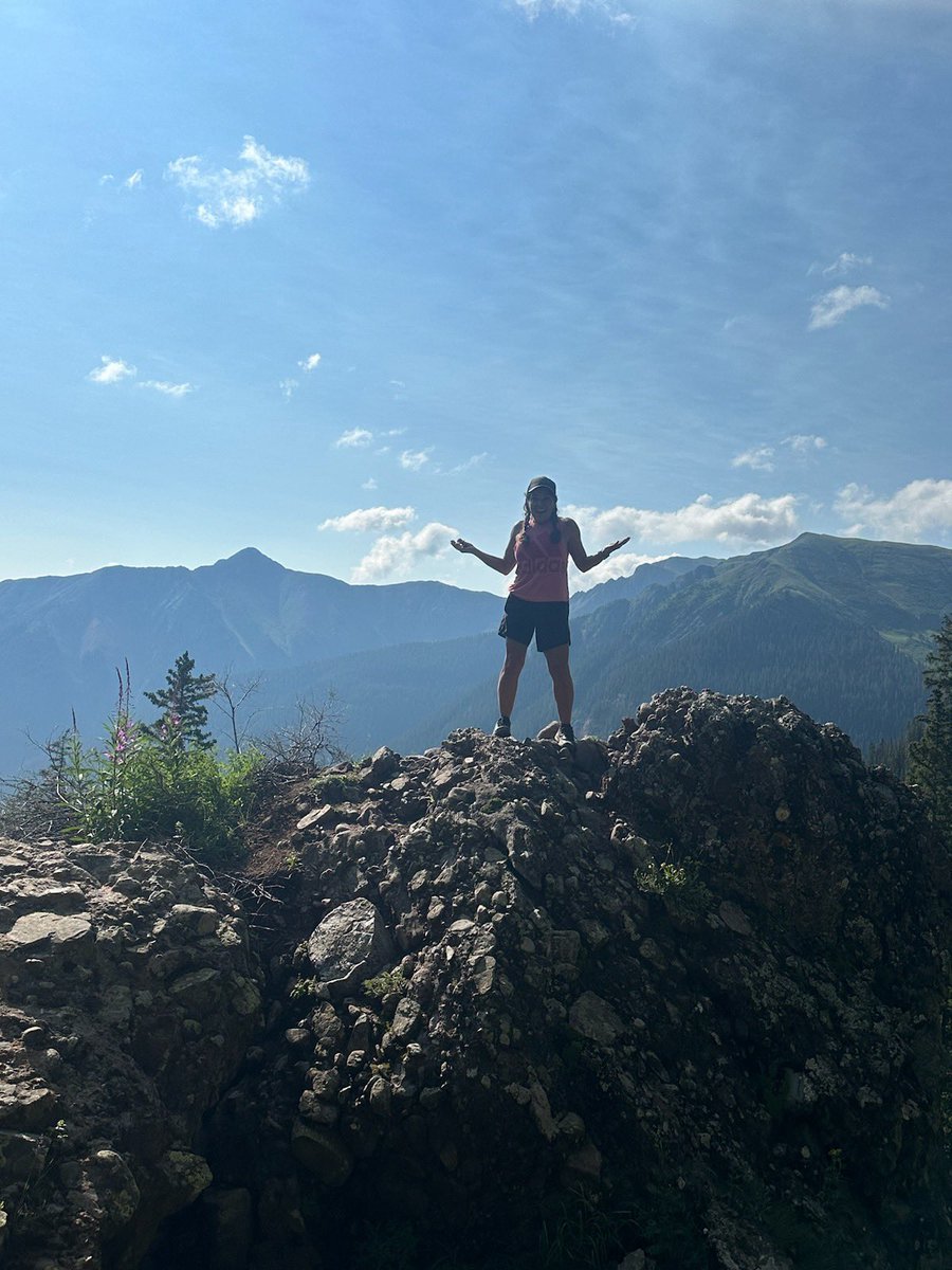 CindyValdez123's tweet image. Another #colorado hike. ⛰️🫶🏽 #icelake