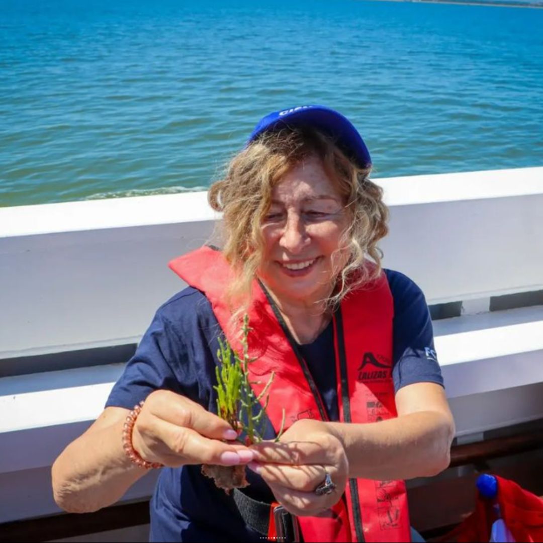 MARE, Pavilhão do Conhecimento - <a href="/cienciaviva/">La Ciencia de la Vida 🧬 🇪🇸🇲🇽</a> and <a href="/CamaraLisboa/">Lisboa</a> launched this year's Ciência Viva no Verão programme with a boat trip in Tagus tiver to the island of Rato
This activity included the participation of MARE researchers Maria José Costa and João Paulo Medeiros.