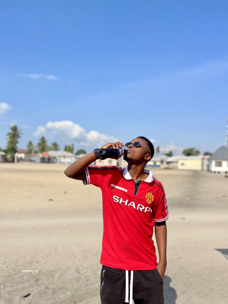 Kwa utamu huu wa Pepsi bigi unapiga tarumbeta au unatumia glass?