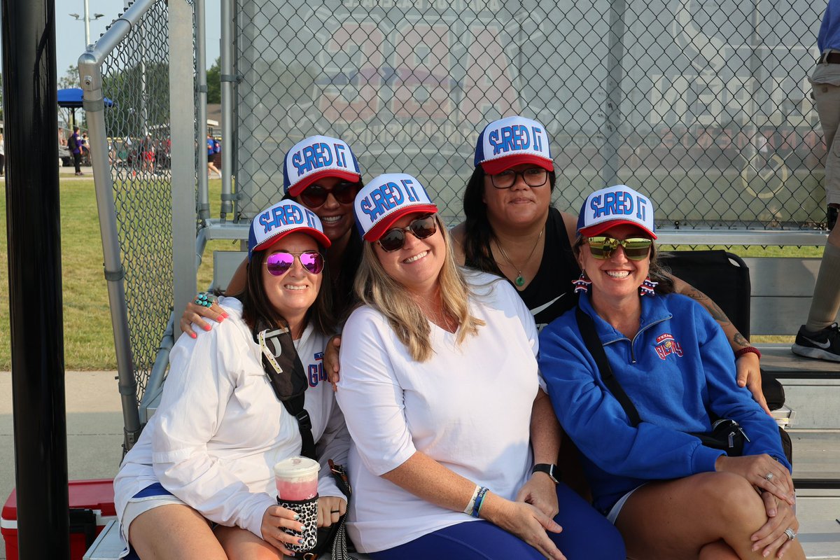 SoftbalAmerica's tweet photo. It takes a village of support for these athletes. https://t.co/vnSL7T8DTb