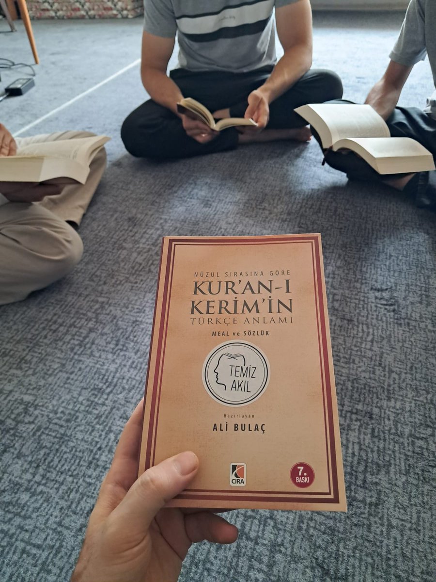 temizakil's tweet photo. Allah'ı tanımanın yolu O'nun kitabını okumaktır. 

#MealOkumaProgramı 
#MealOkuyorum https://t.co/uwFJS8LvjW