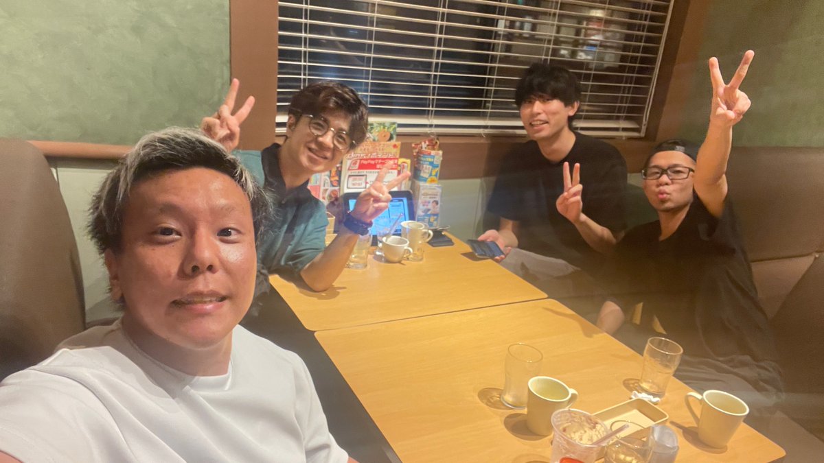 morokengo's tweet photo. 4年ぶりに会ったら皆んな凄すぎた

•教習所YouTuberアルバカ15万人
退職してSNS塾と会社化準備中

•はなだガレージ 5万人
Amazonで洗車用品1位の「OHAJIKI coat」の社長

•Ryusei Makoto（誠チャンネル）16万人
アパレルの会社作って2店舗出店

•モロケン YouTube10万人
BtoBのSNSサポート会社作る https://t.co/koxElteC2A