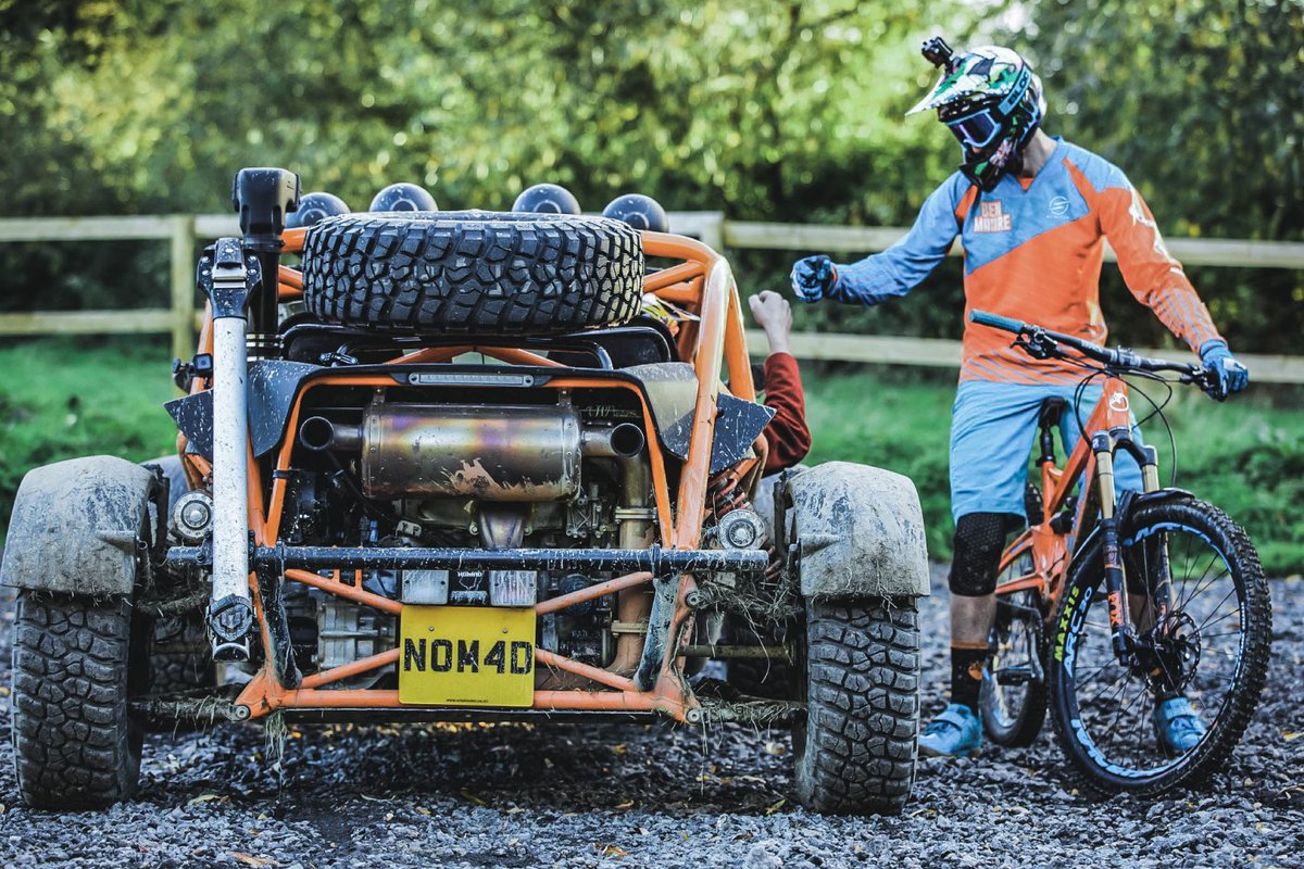 ScimitarCycling's tweet photo. @UKMTB_Chat Who wins in a race between these two? 🚵‍♂️vs🚘

🔗Tap the link below to find out. 

https://t.co/0usDqiEdHk

#ukmtbchat #mtb #cyling https://t.co/dkwakRUx4A