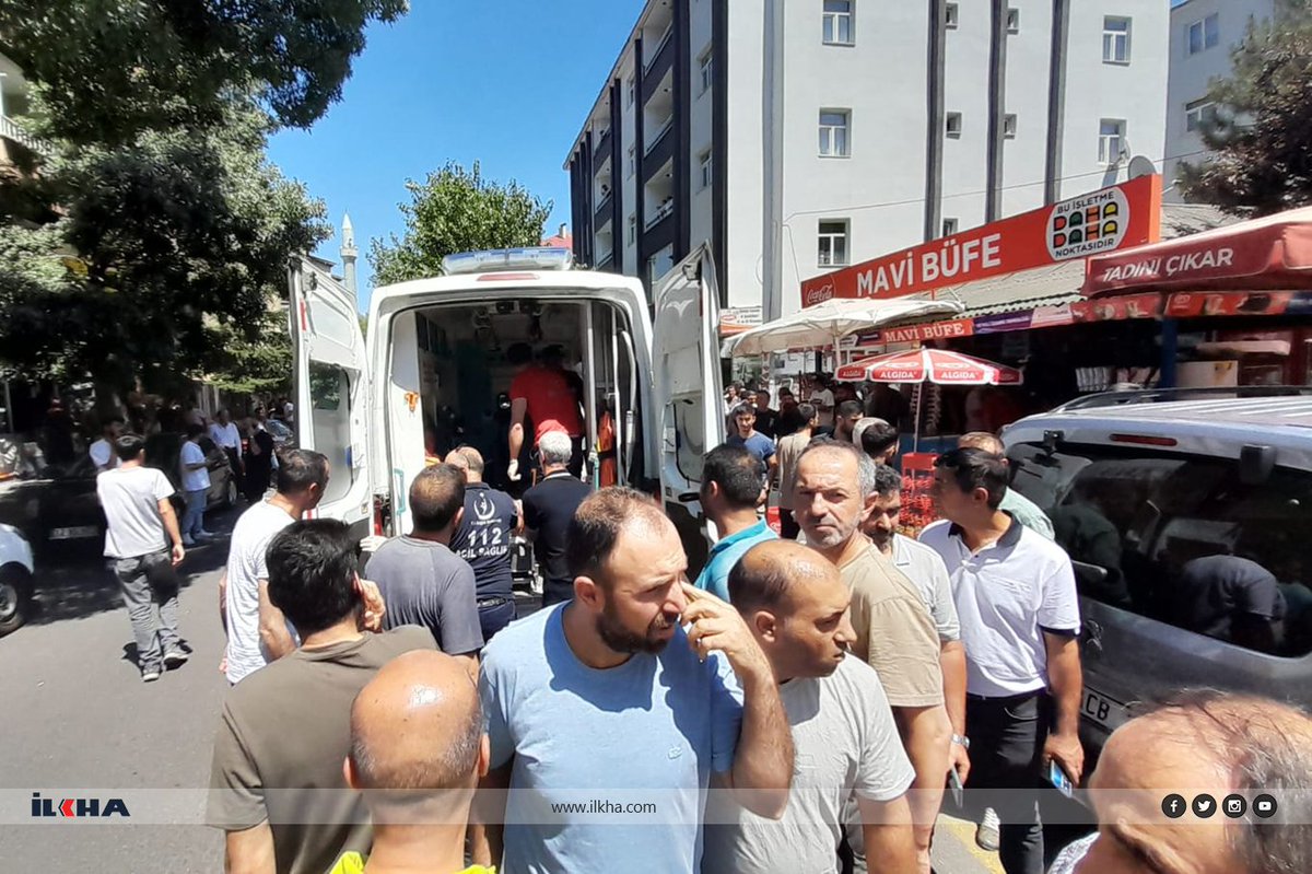 elazigbasin's tweet photo. Bingöl'deki bıçaklı saldırıda hayatını kaybedenlerin sayısı 4'e yükseldi
👇👇👇👇
https://t.co/l7pT39Hqfz https://t.co/tyxll097lB