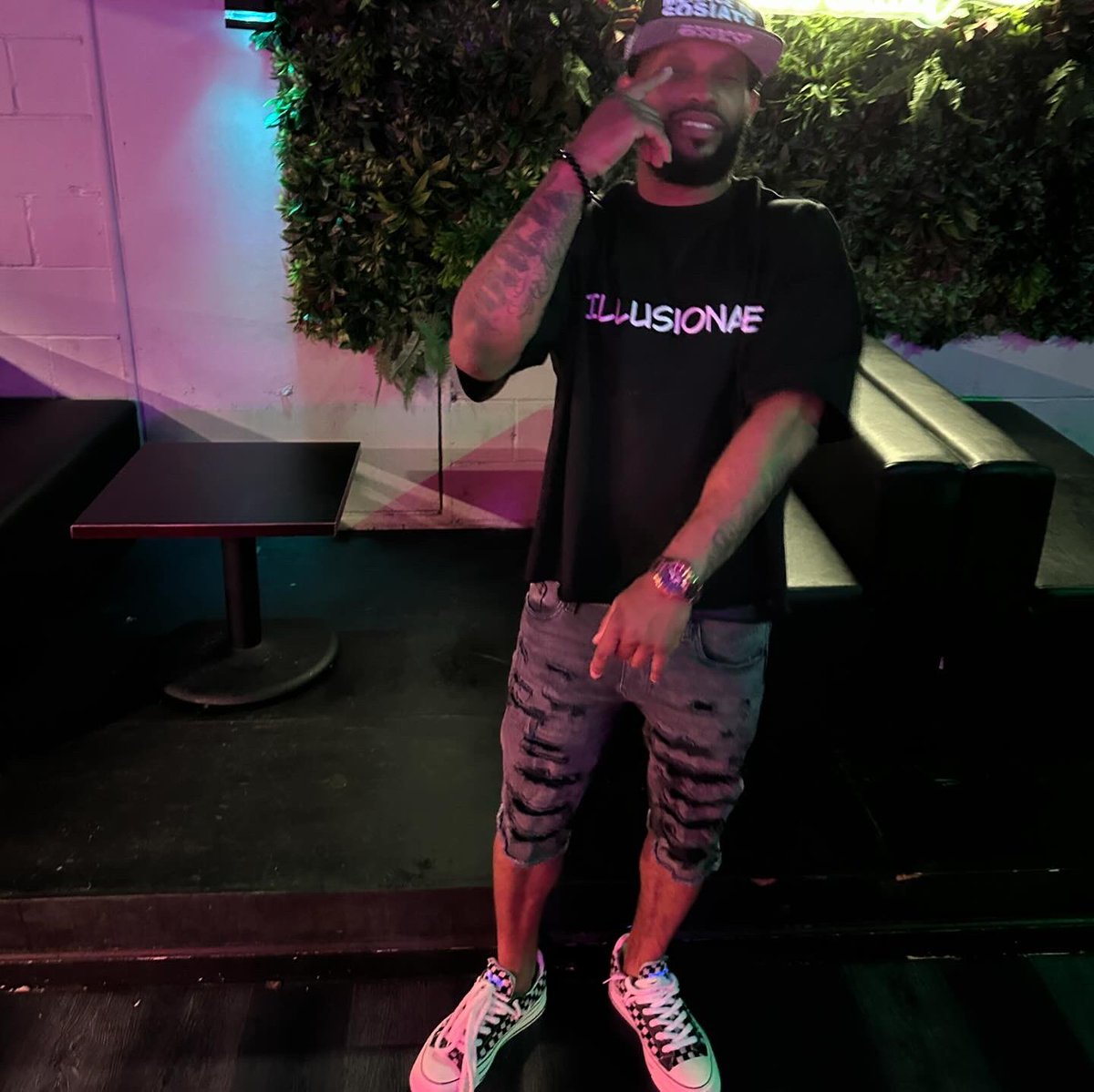 djgetbuck's tweet photo. Few far and between https://t.co/CPTIVtHBNX