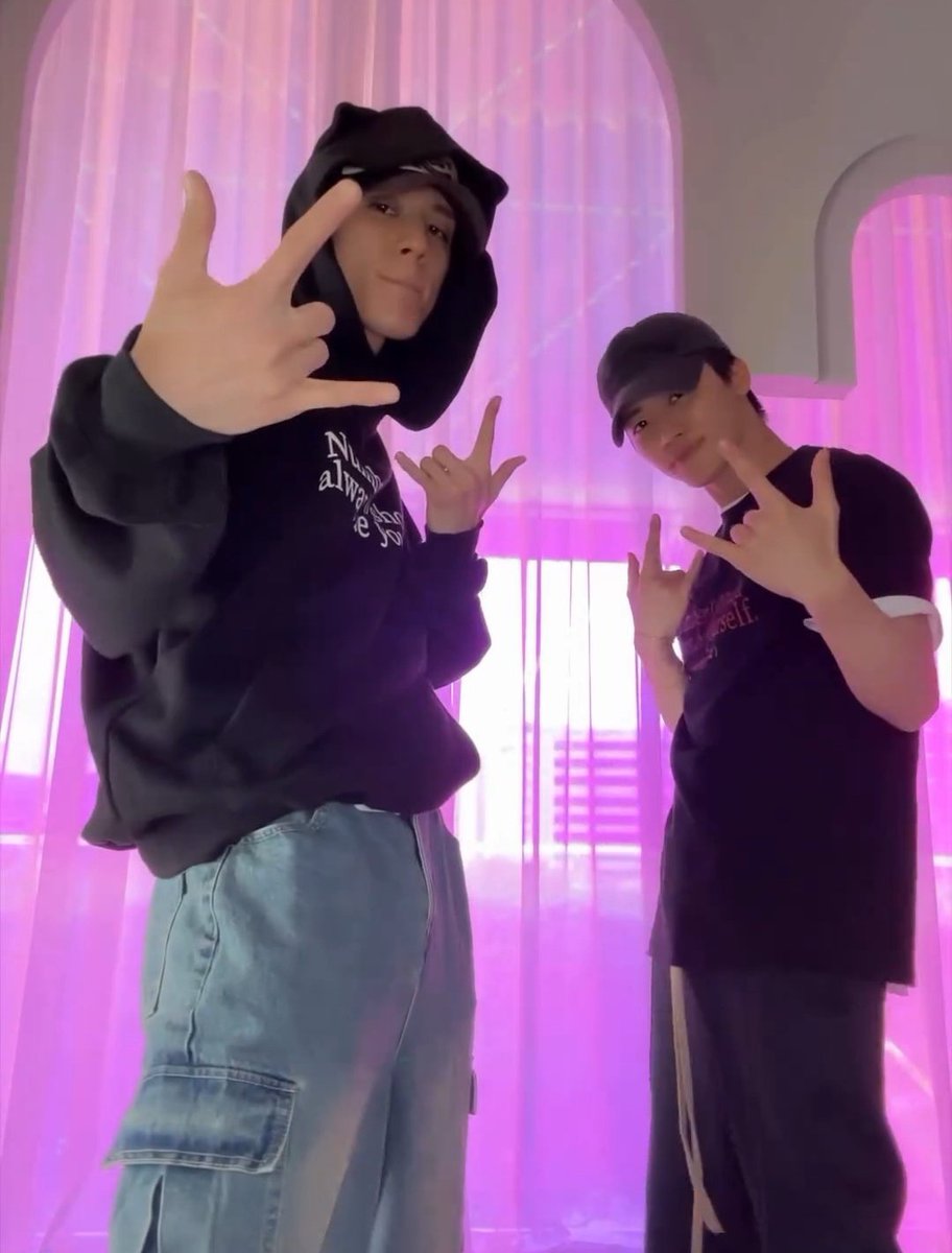 GA RECEH SPECIAL NOMIN TIKTOKAN🌟🐶🐰🌟

Saldo spay 50k untuk 2 orang (masing" 25k )
- like &amp; rt this tweet 
- JENO JAEMIN THANKYOU 
- nonmoots boleh ikutan

(End besok malem jam 18.00 wib)