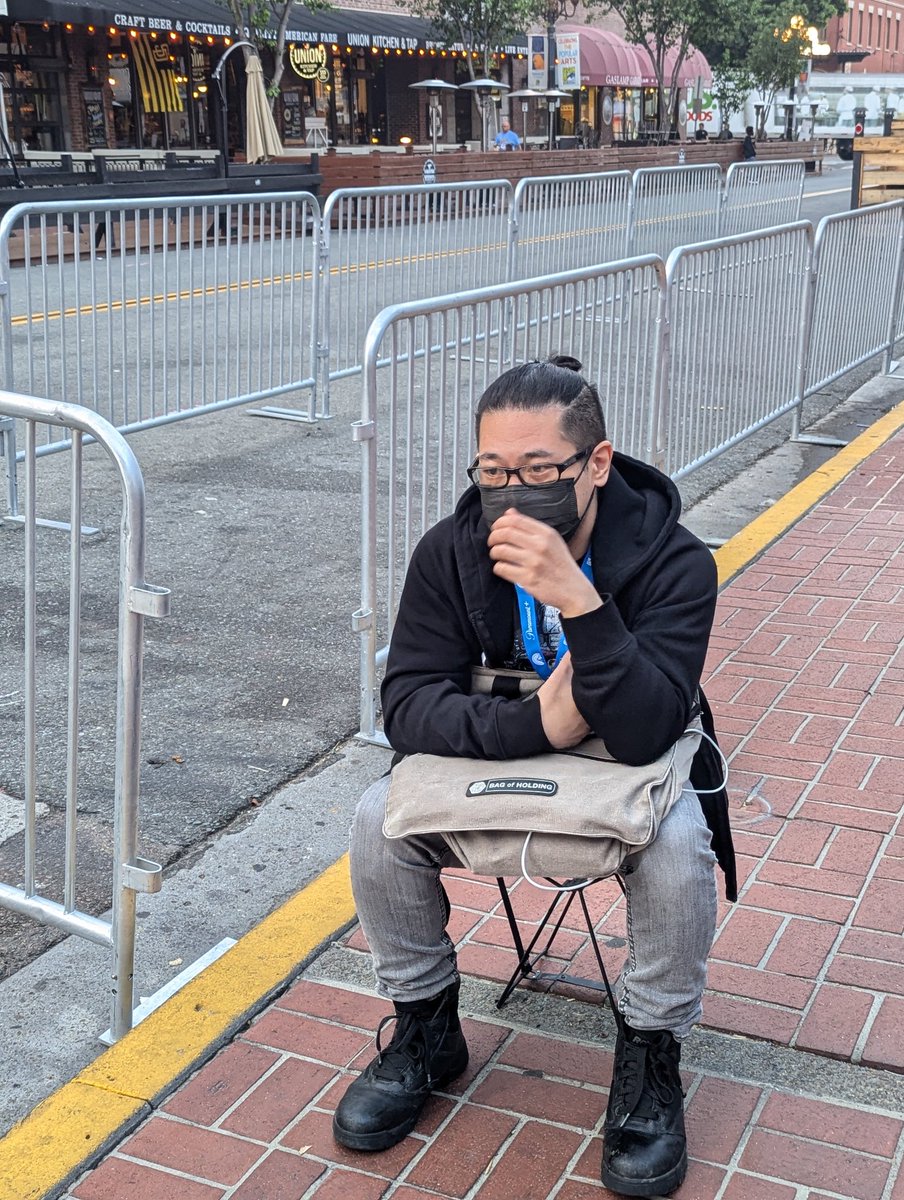 SD_Comic_Con's tweet photo. #SDCCLineUpdate The line for Paramount + line is open with one in line #sdcc https://t.co/VjPYQGSOxV