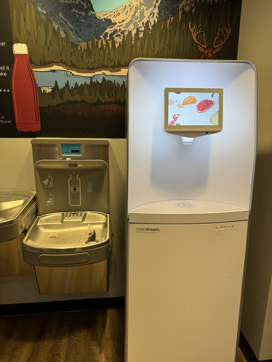 mrsgallesfcs's tweet image. Dear Nebraska, you really need to get on the same level as Colorado with refillable water stations. #refillable #savetheearth