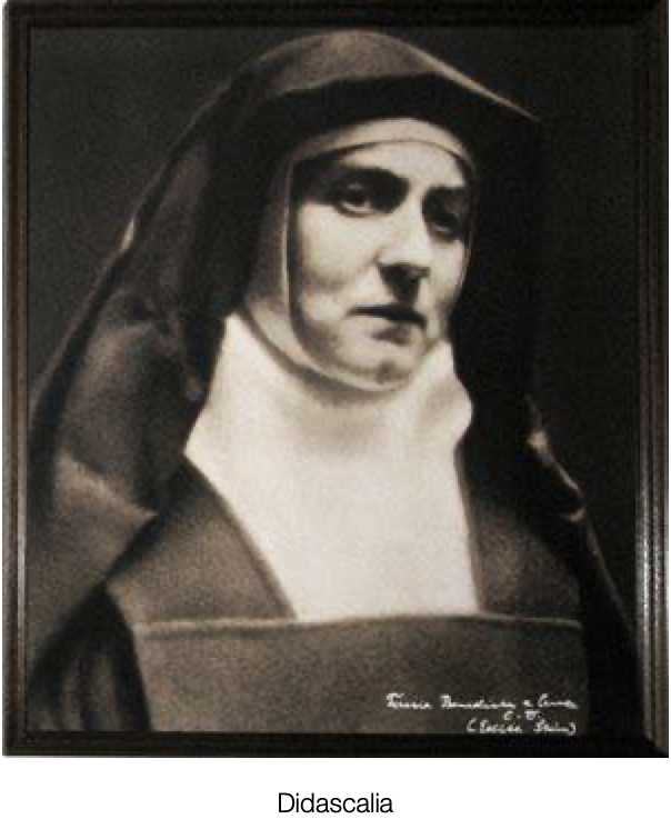 ANPIRomaPosti's tweet image. Monaca cristiana, filosofa e mistica tedesca dell'Ordine delle Carmelitane Scalze, #EdithStein (Suor Benedetta Teresa della Croce) arrestata dalla #Gestapo nei #PaesiBassi, venne deportata ad #Auschwitz insieme alla sorella.Morì in una camera a gas il #9agosto 1942.Aveva 51 anni.