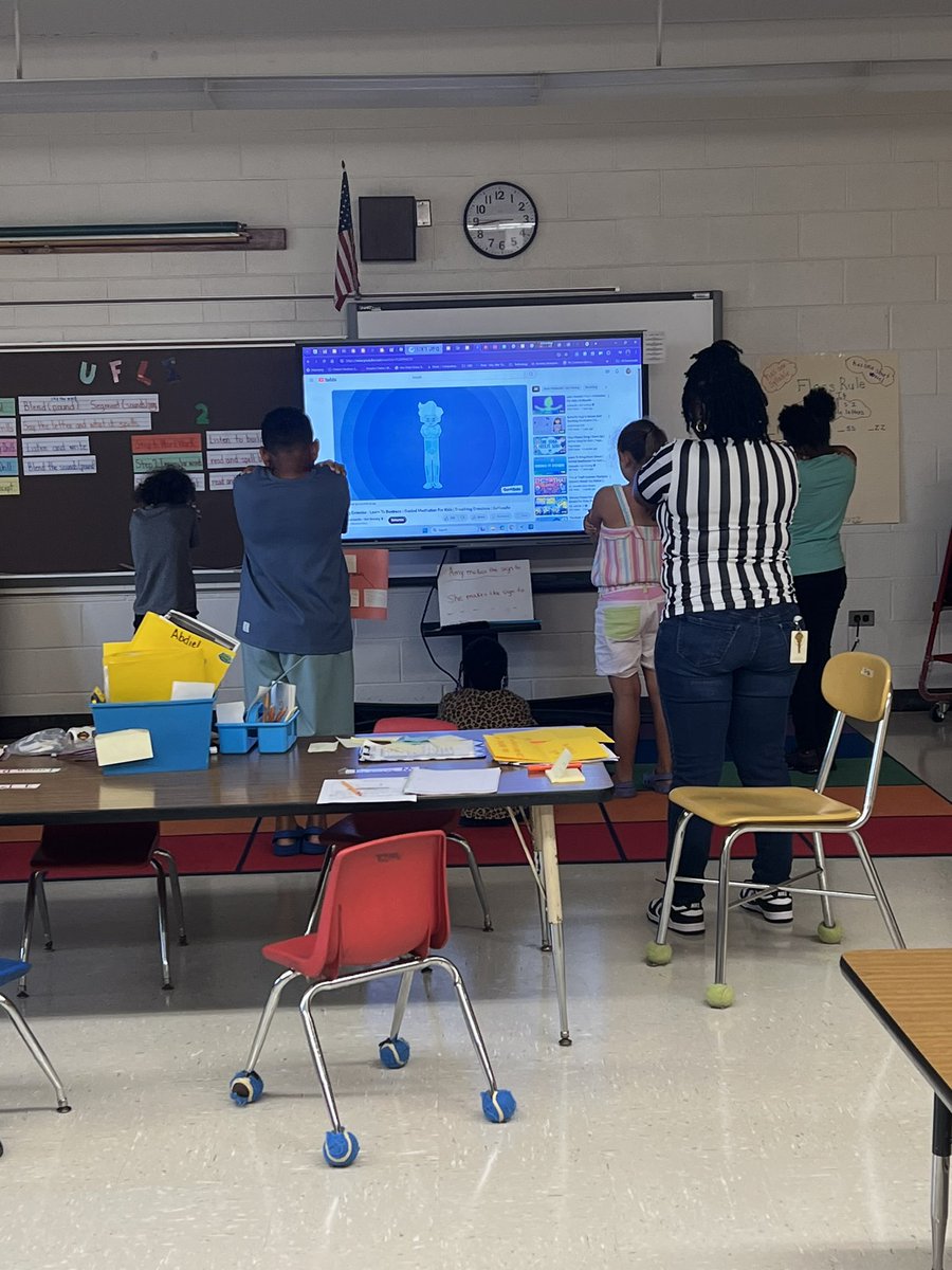 MrsThomasWHES's tweet photo. SEL is essential and a great way to start your scholars day! Love it Cumberland Mills Summer Learning! @CumberlandCoSch @CCSEquity @KetyClark @QueenTodote1 #Getreadysetread #getinthegame https://t.co/NGgzus3LJ3