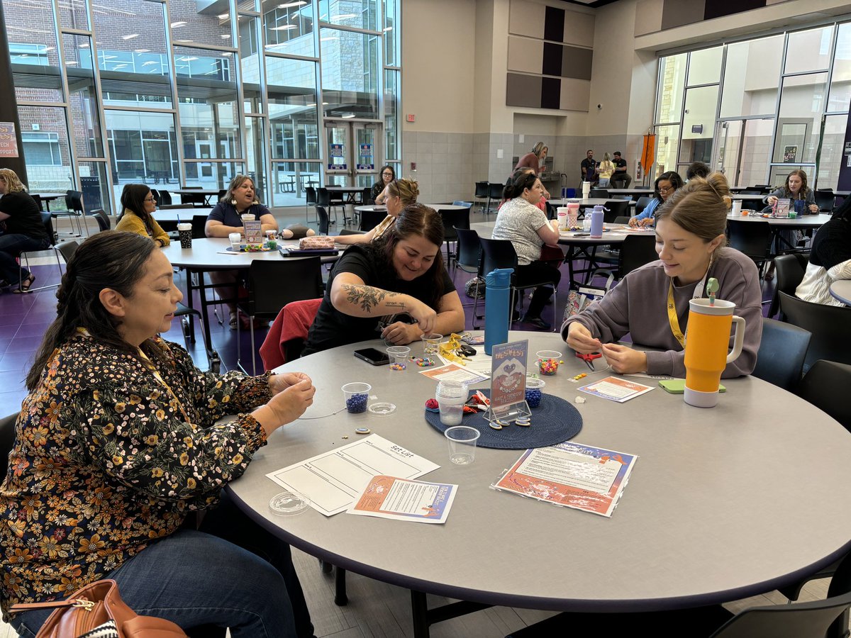 Heather Tysor (@digitysor) on Twitter photo Making new friends and friendship bracelets this morning at #NestFest! #birdvillelearns #bisdshines #EdTech <a href="/BirdvilleNest/">BirdvilleNest</a> <a href="/BirdvilleISD/">Birdville ISD</a> Making new friends and friendship bracelets this morning at #NestFest! #birdvillelearns #bisdshines #EdTech <a href="/BirdvilleNest/">BirdvilleNest</a> <a href="/BirdvilleISD/">Birdville ISD</a>