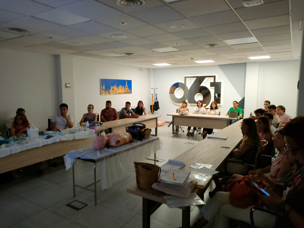 En Sevilla impartimos el 23/24 de julio otra actividad de formación en Soporte Vital Avanzado #SVA dirigido a residentes #EIR <a href="/saludand/">Consejería de Salud y Consumo</a> de Urgencias y Emergencias y Medicina Familiar. Felicitamos a todos los profesionales implicados #IAVANTEsimulación <a href="/pacopepegg/">Paco Pepe Gómez</a> <a href="/AguadoJavier/">Javier Aguado Campos</a>