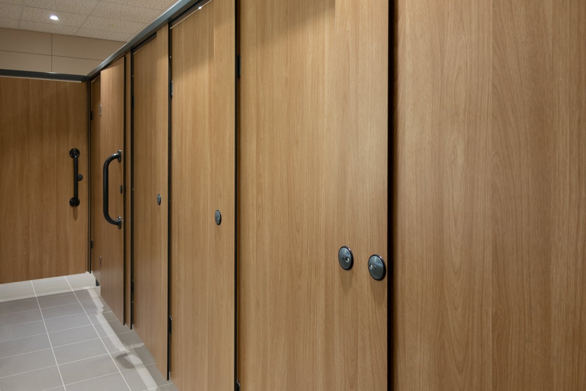 Are you looking to enhance the experience at your leisure facility? Look no further!🤩🏊‍♀️ 

At Helmsman, we're experts at offering durable and aesthetic lockers, cubicles and bench options that are customised to fit your requirements✨

#LeisureSector #StorageSolution #Innovation