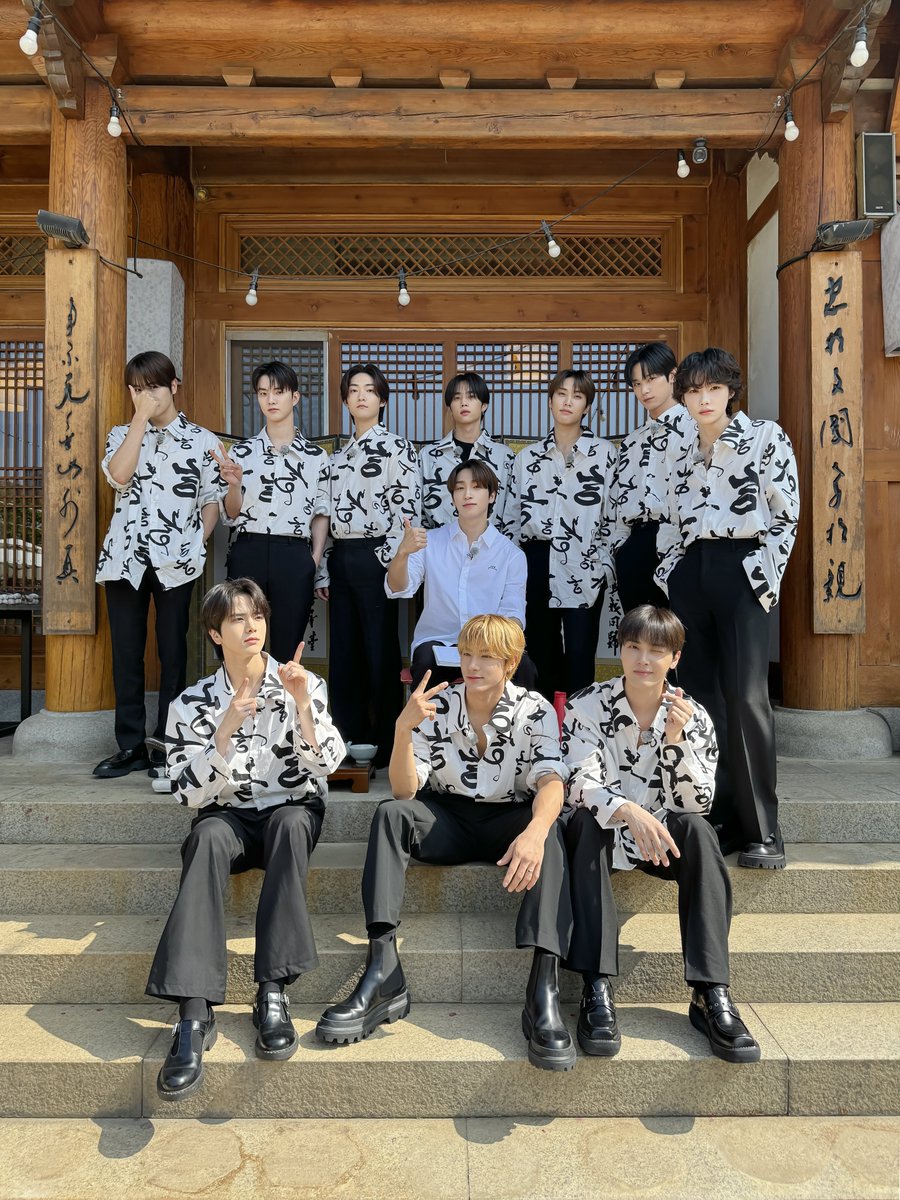 IST_THEBOYZ's tweet photo. [📸] 뜨거운 햇빛 아래 더대감즈의 매력 발산 시간➕ 상상 그 이상의 짜릿한 토론쇼 함께해요🖌️

🔗 https://t.co/4FjbnSaEXM

#THEBOYZ #더보이즈
#백투더보이즈 #상상플러스 https://t.co/BU0XNiRWEo