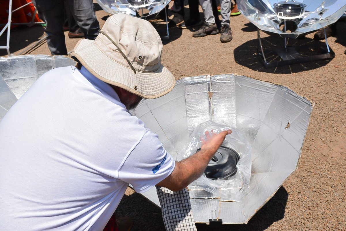 RTNBurundi's tweet photo. La technologie de fabrication de cuisinière à énergie solaire sera dispensée dans trois écoles pilotes à savoir l'école de formation polytechnique de #Rusi, le centre de formation de #Gitaba ainsi que l'école de formation technique Christ Roi de #Gitega https://t.co/RVbXdL8nhe