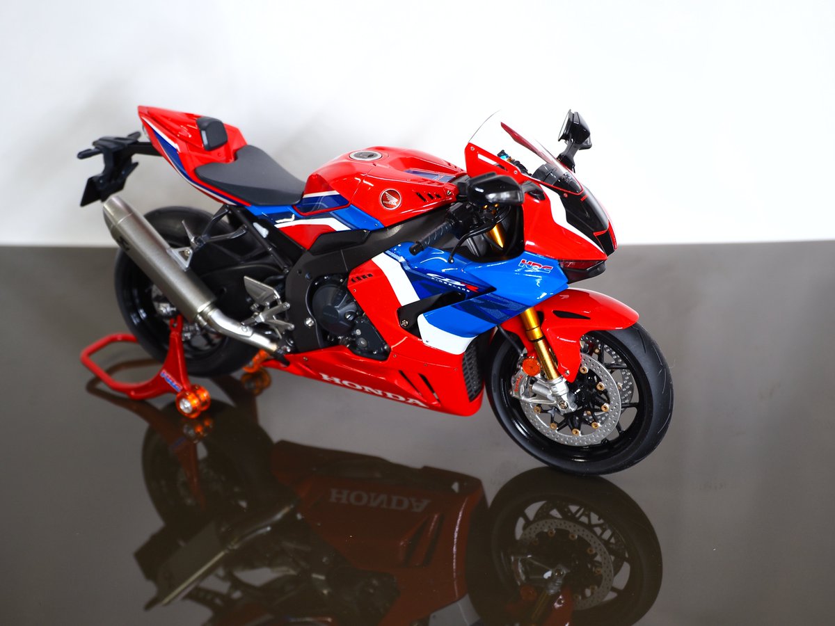 「タミヤ・HONDA CBR1000RR-R FIREBLADE SP完成しました」|ぜっぷらのイラスト