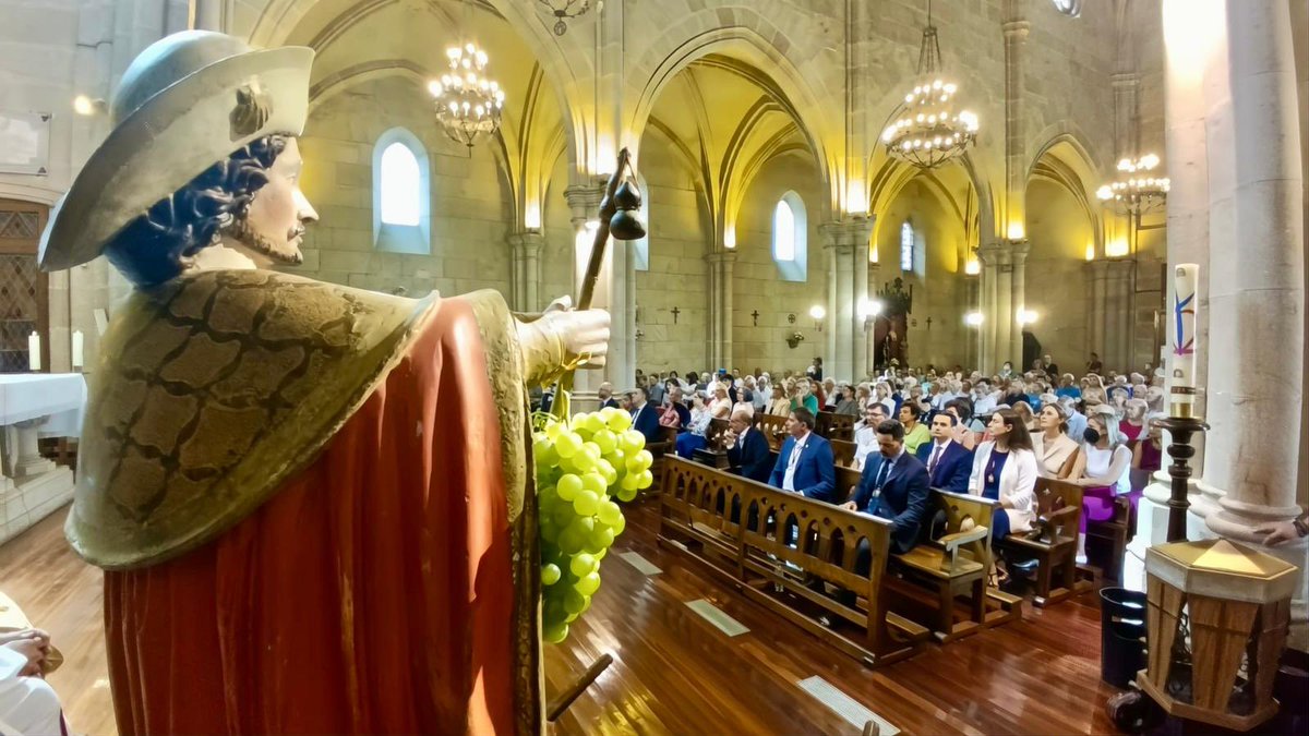 DeputacionOU's tweet image. O deputado provincial Jorge Pumar, asistiu esta mañá á Procesión e á Misa do Santiago Apóstolque tivo lugar na Igrexa parroquial de Santiago das Caldas – A Ponte.
