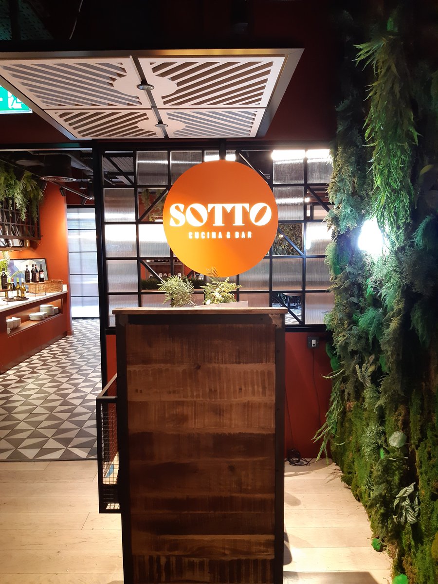 ams_signs_ltd's tweet photo. New illuminated signage for Sotto Cucina &amp; Bar #London #signage #signs #commercialfitout #fitout #restaurantfitout https://t.co/2E35gFTlML