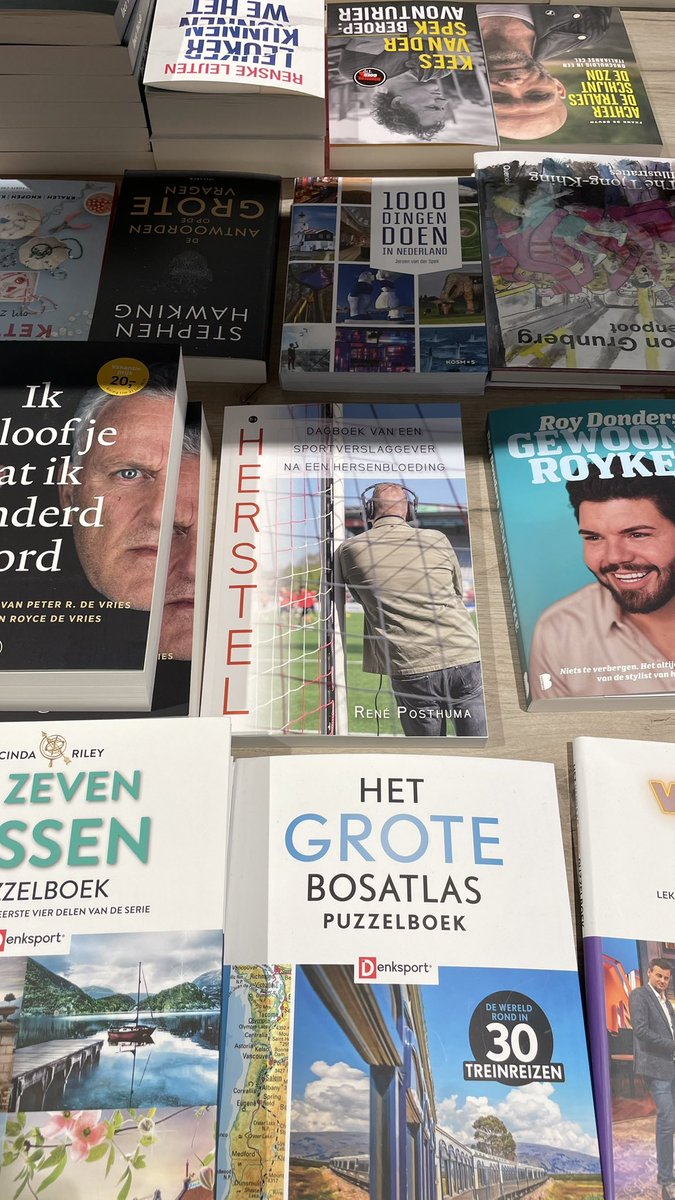 Nog een goede leestip voor de vakantie: Herstel, dagboek van een sportverslaggever na een hersenbloeding. In de Bruna in Emmen ligt nog maar één exemplaar. Maar online zijn er nog genoeg te krijgen. 

bruna.nl/boeken/herstel…