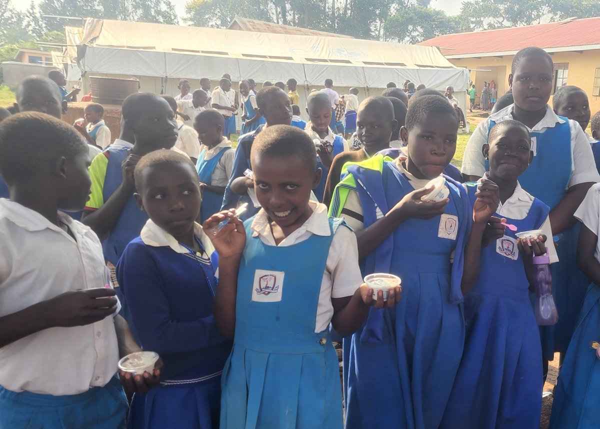 UgandaDairy's tweet photo. School milk consumption awareness campaign at Kakumiro Boys PS. Special thanks to partners. @Bunyoro_Kitara @jesadairy @Heifer_Uganda Kooksy, and Rainbow dairies.  @RobinahNabbanja . @MpiiraSamson https://t.co/fVtwMnUmSJ