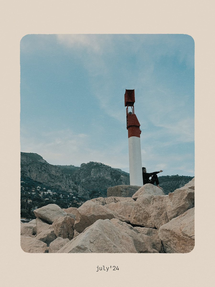 art_in_space's tweet photo. Et lΓ , doucement, calmement, par delΓ les vagues et le vent, la vie reprend.
#workinprogress βοΈπ©°πͺ
@PaulMarlier - #artinspace #nature @FranceTVNature https://t.co/omiiBGmeQY