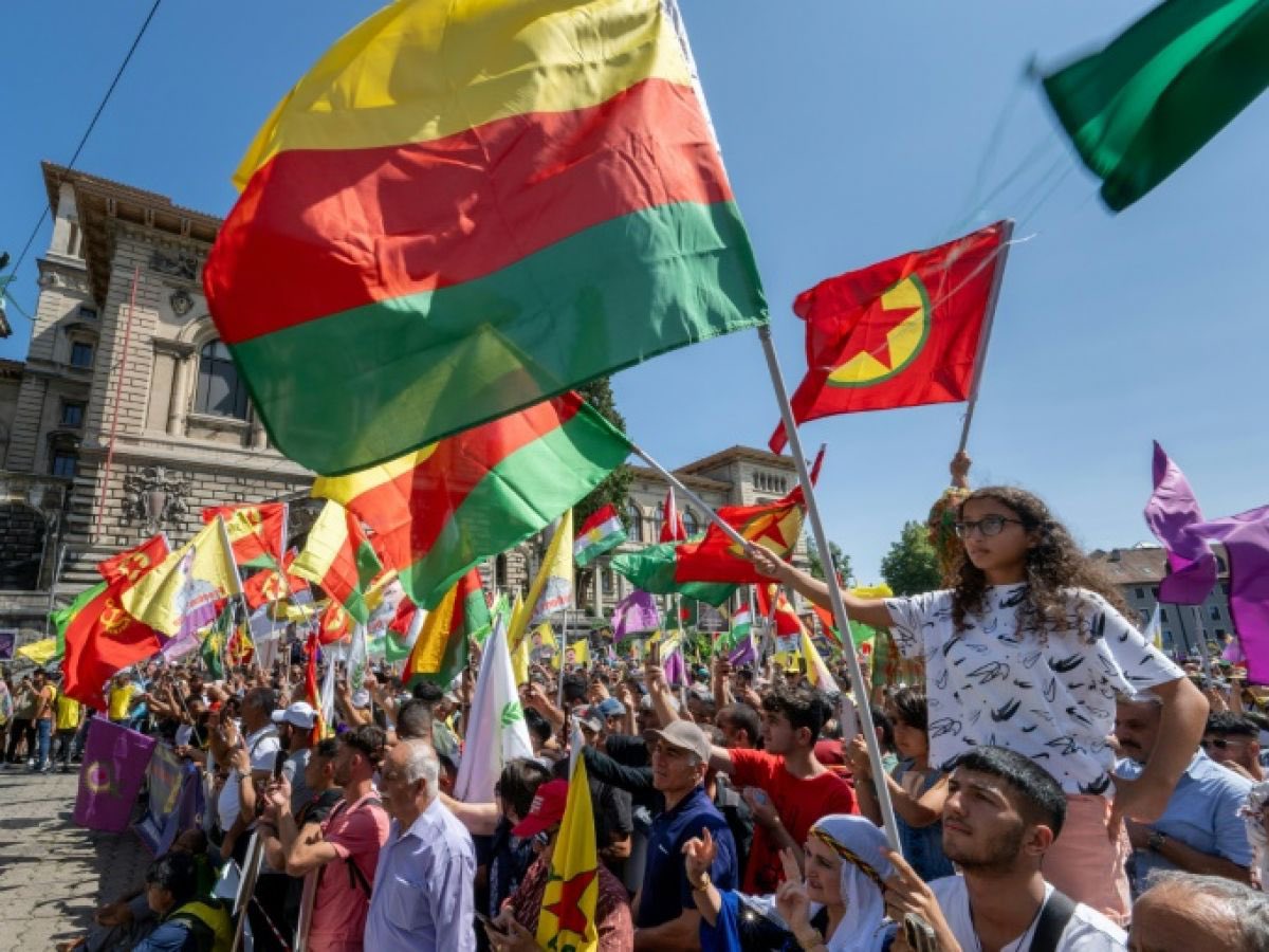 ArnaultRaphael's tweet photo. Petit rappel :

Si nous défendons les palestiniens ce n’est pas par antisémitisme.
Si nous défendons les arméniens et les kurdes ce n’est pas par islamophobie.
Si nous défendons les kanaks ce n’est pas par volonté « anti-blanc ».

Justice et liberté pour tous les peuples ! https://t.co/YZl4YdCKXU