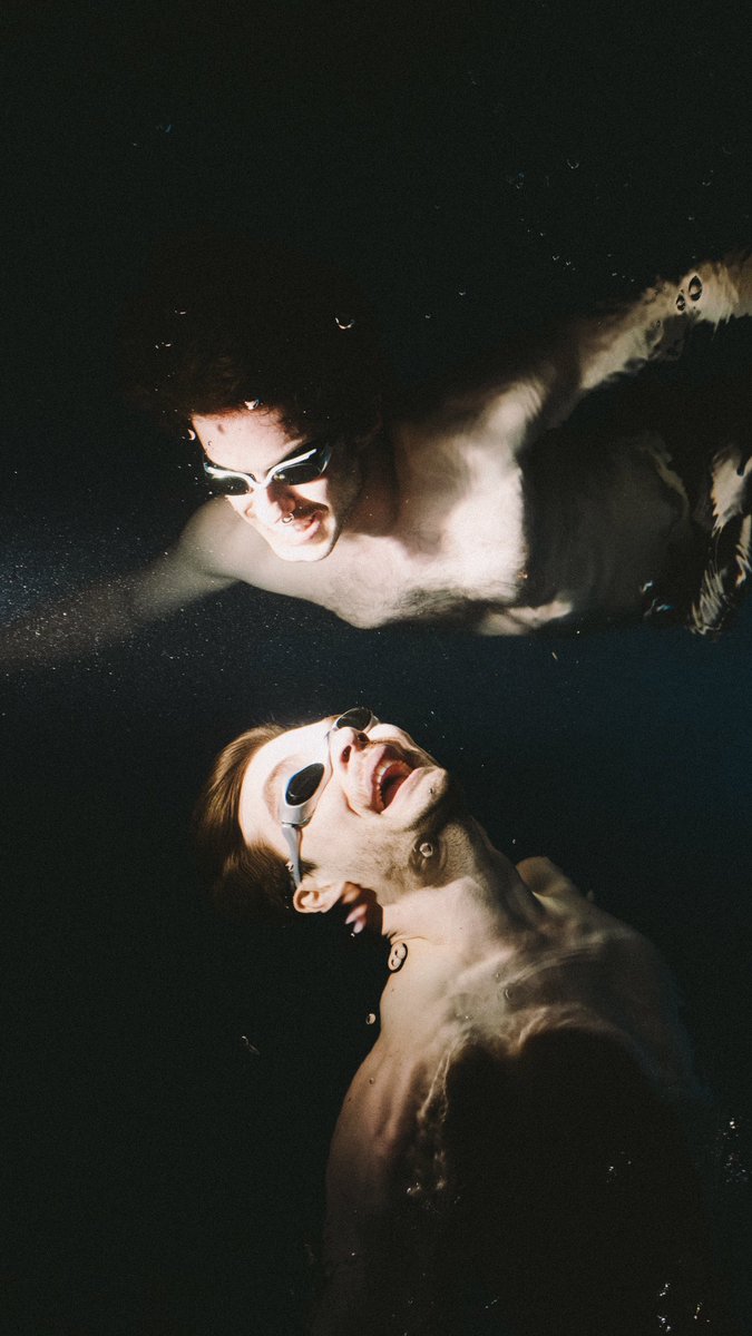 ORIGINAL GROS BONNET - SSI

OUT LE 3 SEPTEMBRE 2024 
🛰️🛸🚀🚀🚀🚀🚀

Buckle up, on vous balance une avalanche de nouvelle musique dans les prochains mois.