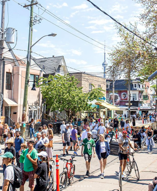 Celebrate the 18th year of Pedestrian Sundays at Kensington Market! Enjoy great food, poetry, dance, the Art Fair, and a community yard sale. Mark your calendars and get ready for an unforgettable Sunday ! 

#TorontoLuxurySuites #KensingtonMarket