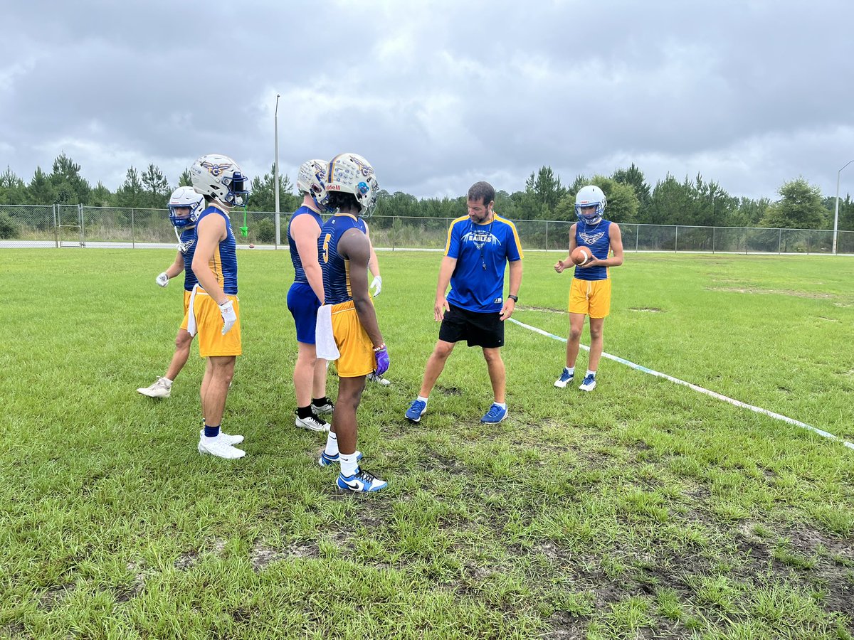 BDunnsports's tweet image. Quick stop at @FCS_Eagles as HC @nmintonfcs and the Eagle officially begin the season. 

Florence Christian looking to build off last season with a solid group returning in 2024. 

More on the Eagles next week on @wpdeabc15